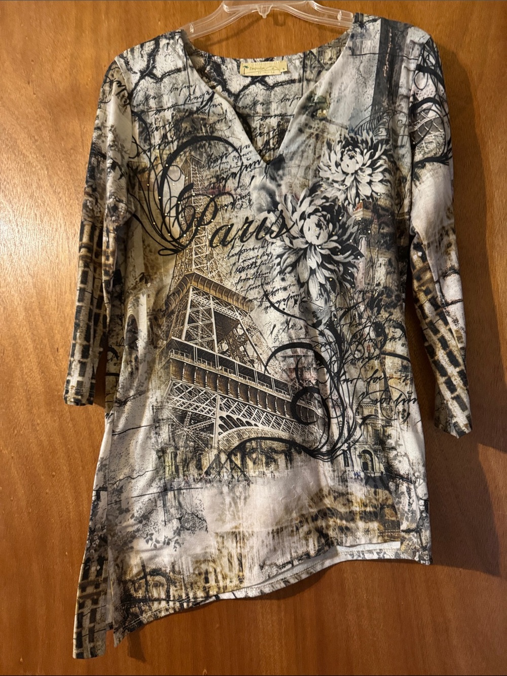 ImPulse California brand Paris Eiffel V-Neck Top Black, Cream, brown (mlb